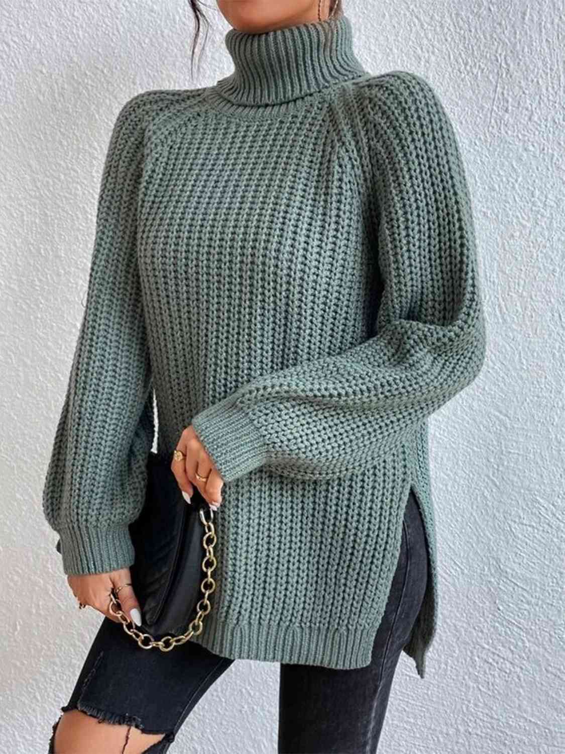 Angela Pull Kvinde – Ribbet Turtleneck Sweater med Chic Side Slids til Elegant Efterår/Vinter