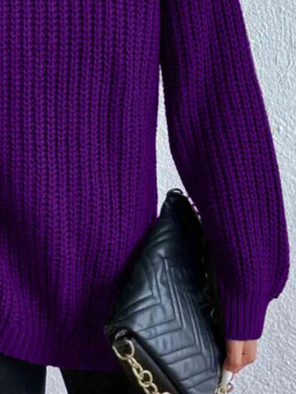 Angela Pull Kvinde – Ribbet Turtleneck Sweater med Chic Side Slids til Elegant Efterår/Vinter