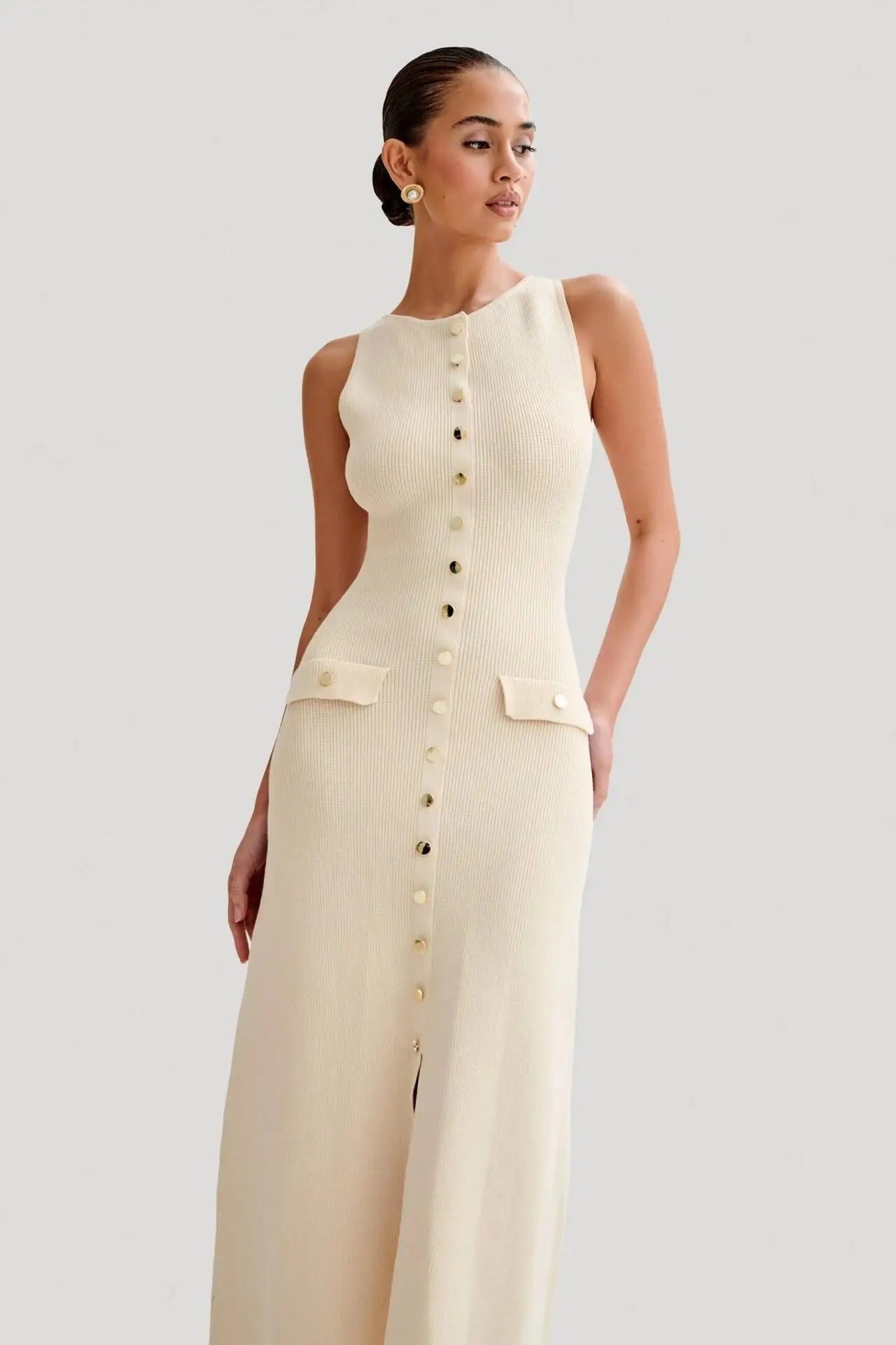 Strikket bodycon-kjole med knapper til kvinder