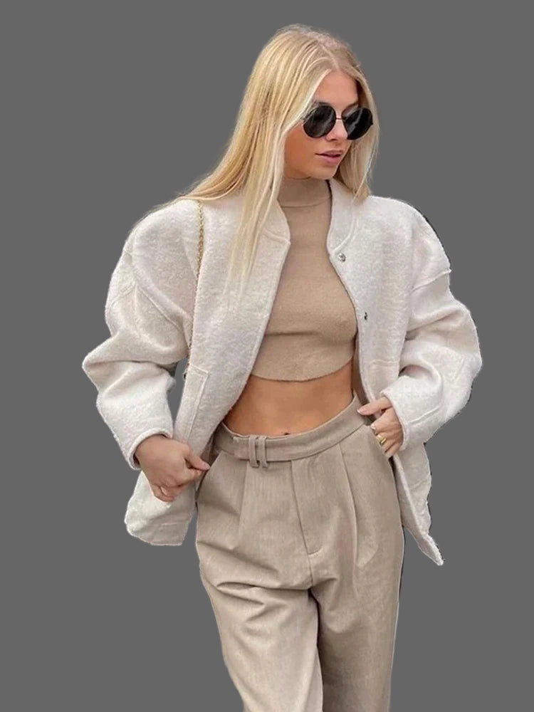 Leia Bouclé Blouson Kvinde – Oversize Jakke med Blød Struktur og Minimalistisk Design