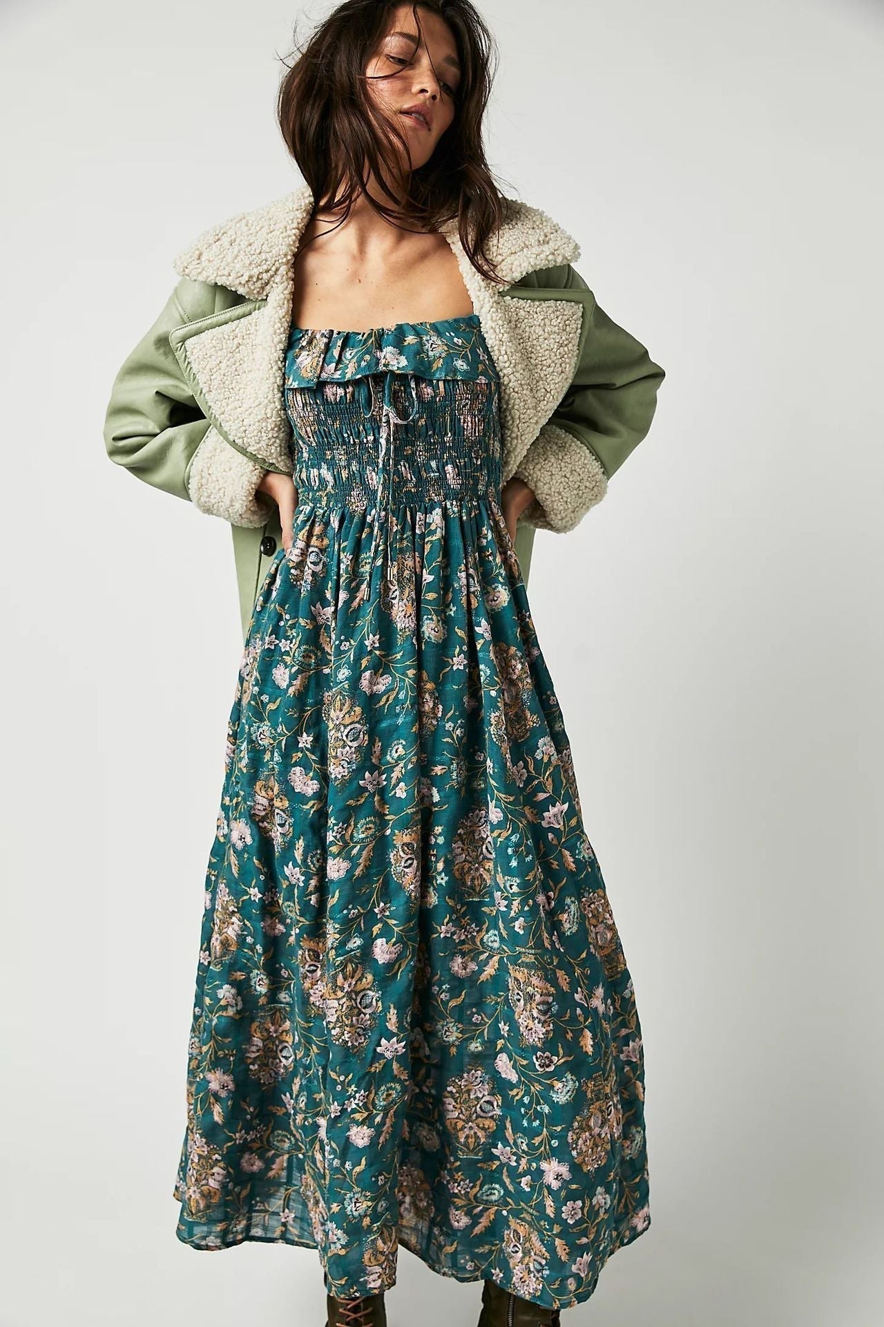 Midi Kjole Med Blomsterprint Og Smocket Liv Og Lange Ærmer Til Kvinder | Passer Til Afslappede Outfits