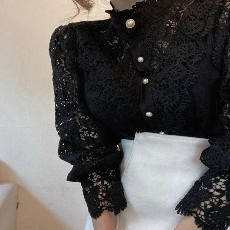 Blomsterbluse med hul blonder til kvinder