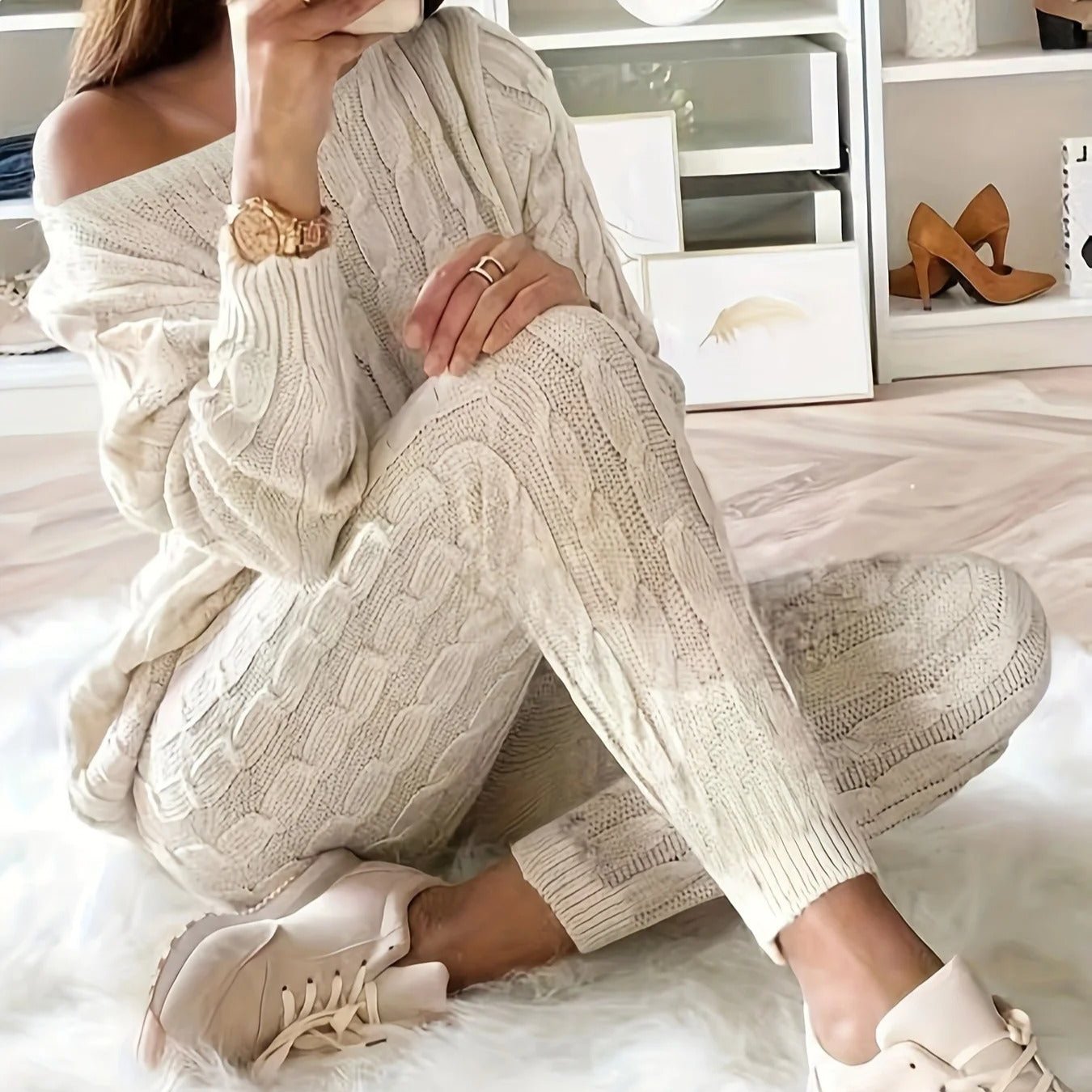 Strikket sweater og buksesæt til kvinder