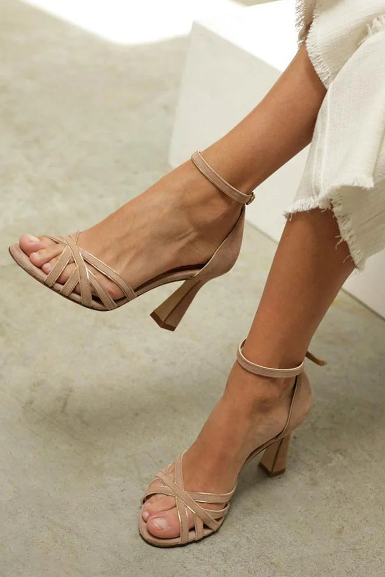 STRAPPY MID-HEEL SANDALER
