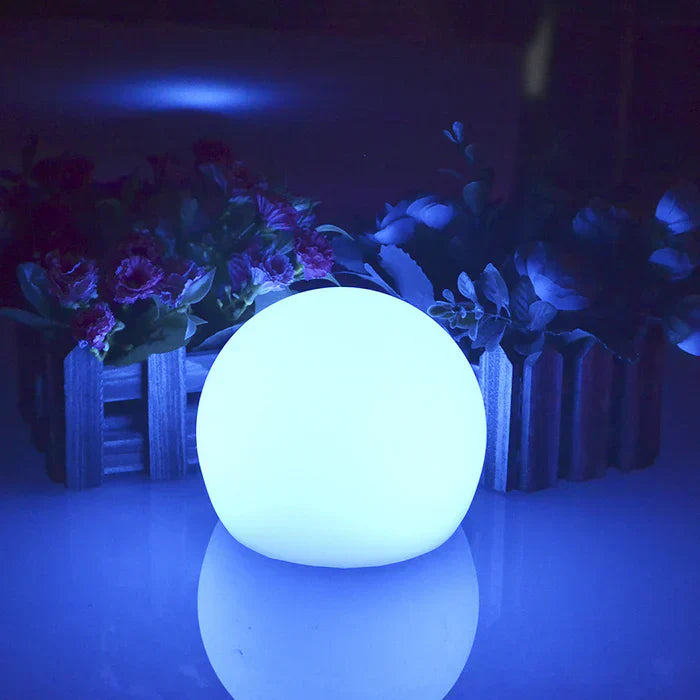 AuraKleur havebold LED-belysning – 16 farver – Trådløs, vejrbestandig og stemningsfuld til have, terrasse og fest