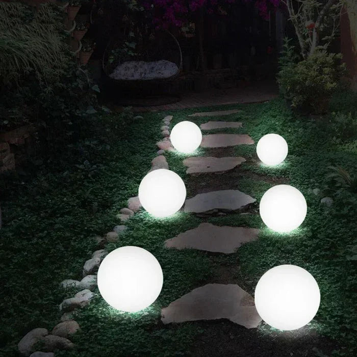 AuraKleur havebold LED-belysning – 16 farver – Trådløs, vejrbestandig og stemningsfuld til have, terrasse og fest