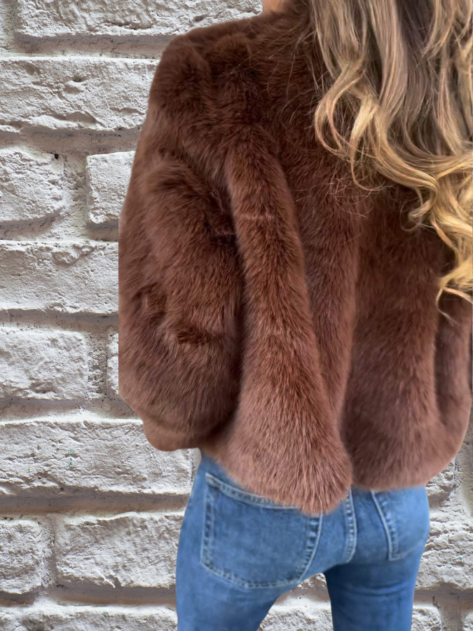 Hiya Kort faux fur jakke til kvinder – Chic frakke med lynlås og pelsdetaljer & varm og komfortabel pasform