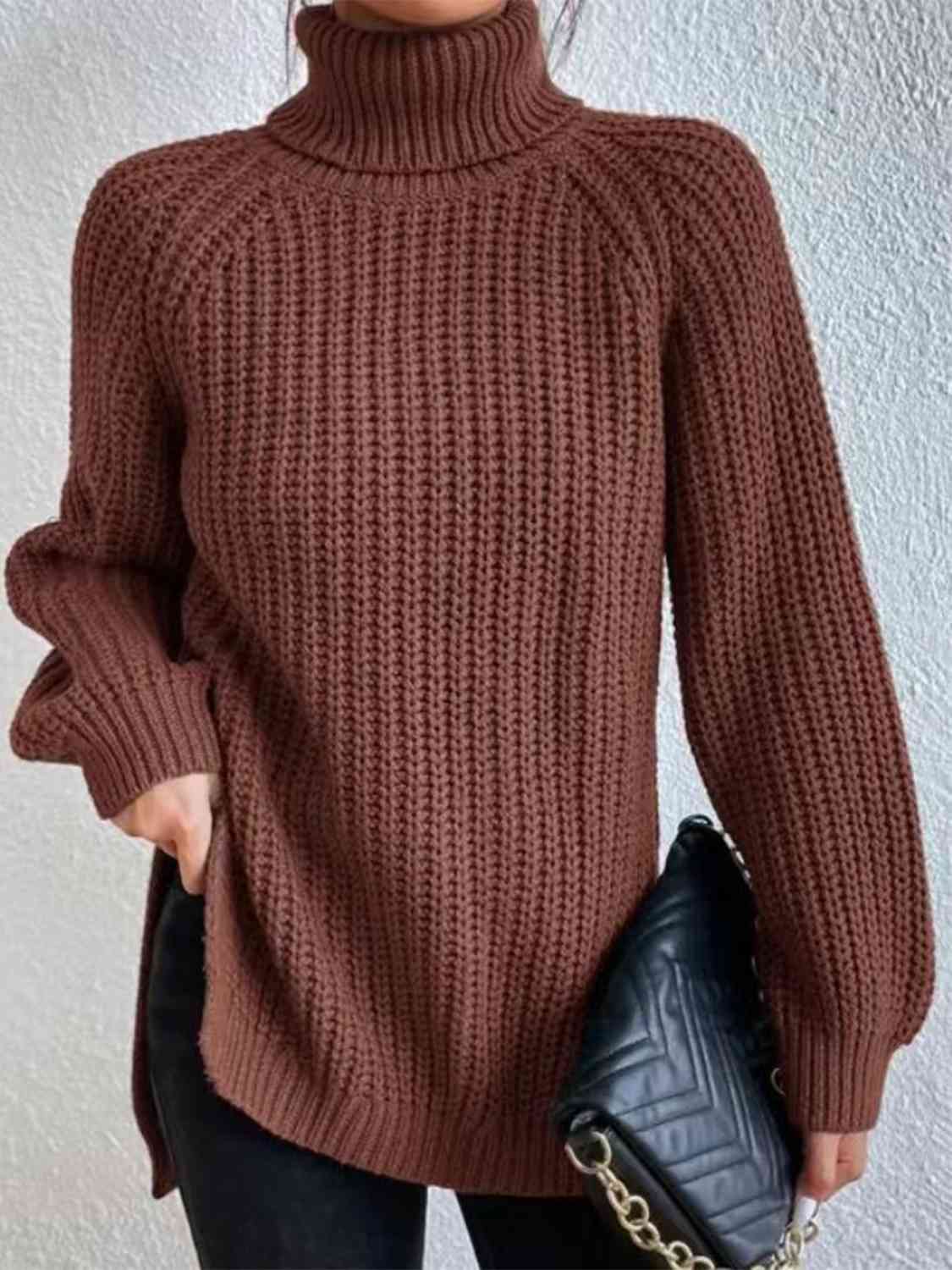 Angela Pull Kvinde – Ribbet Turtleneck Sweater med Chic Side Slids til Elegant Efterår/Vinter