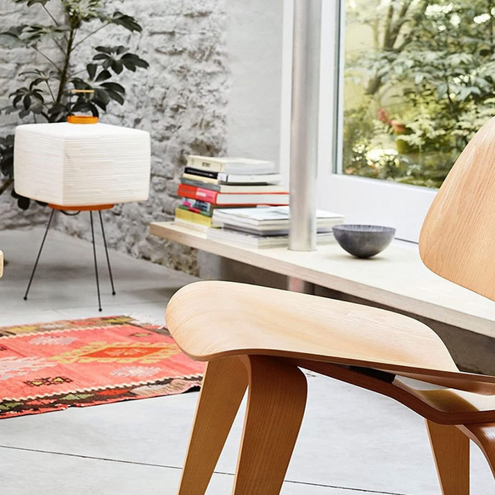 ZenGlow – Minimalistisk gulvlampe med elegant lanterneform for blødt omgivende lys