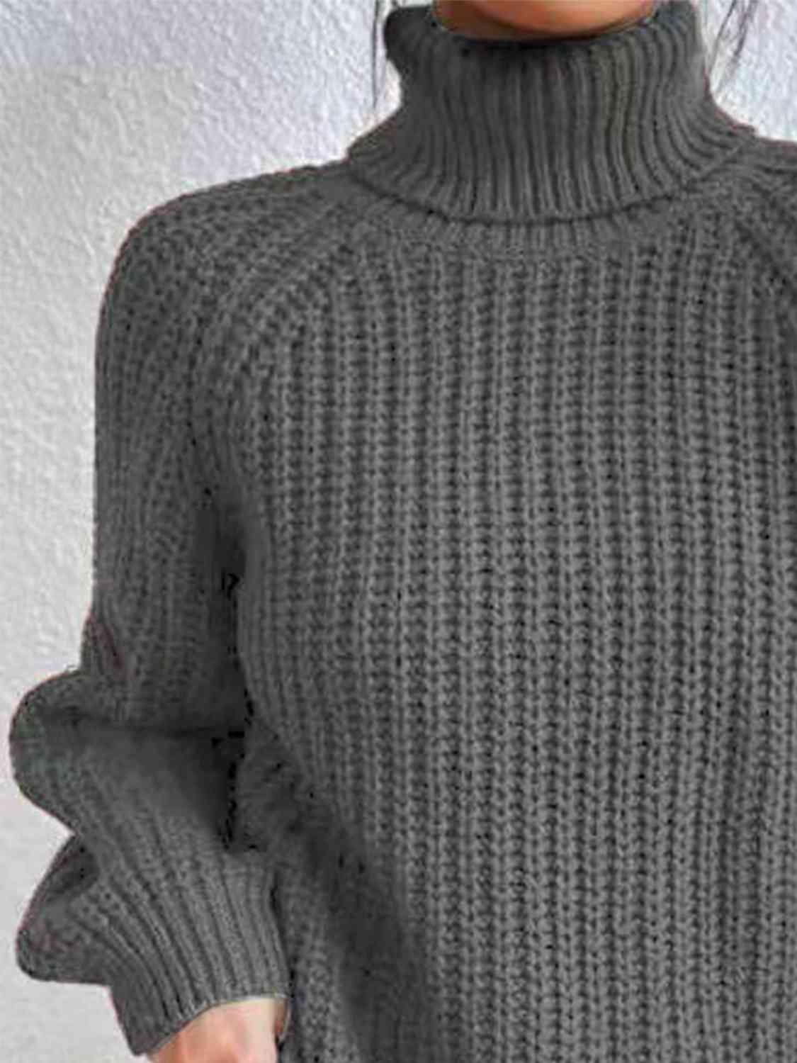 Angela Pull Kvinde – Ribbet Turtleneck Sweater med Chic Side Slids til Elegant Efterår/Vinter