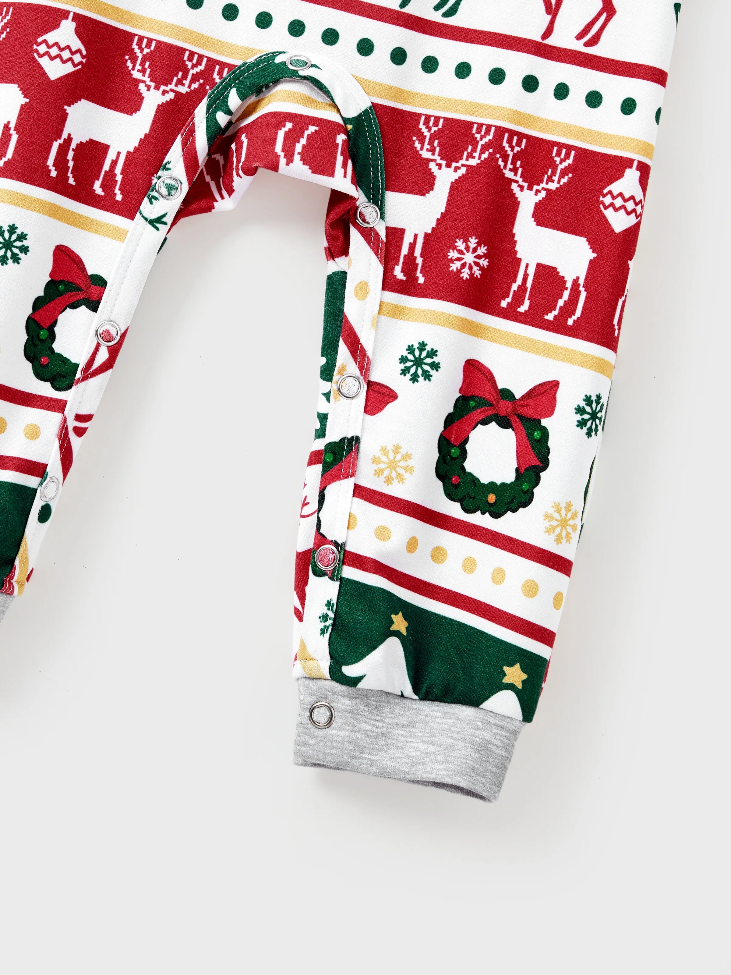 ReindeerJams | Familievenlige julepyjamas med rensdyr- og juletræsmønster samt ColorBlock-sokker