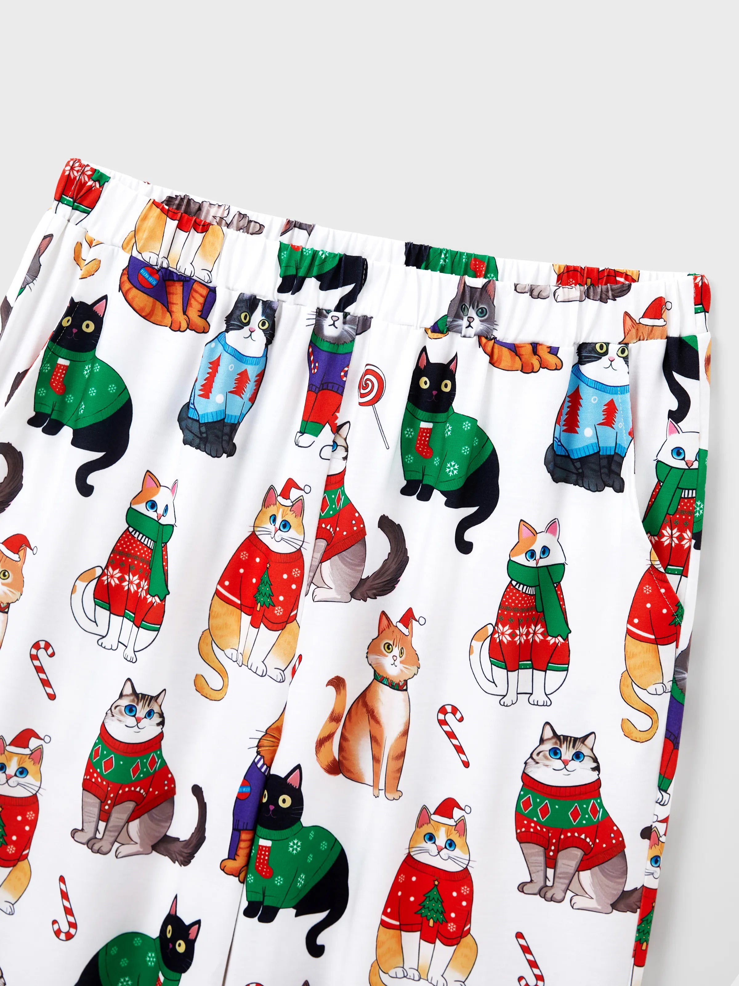 MeowJams | Jule Familie Pyjamas Sæt Katteprint med Matchende Sokker Multicolor