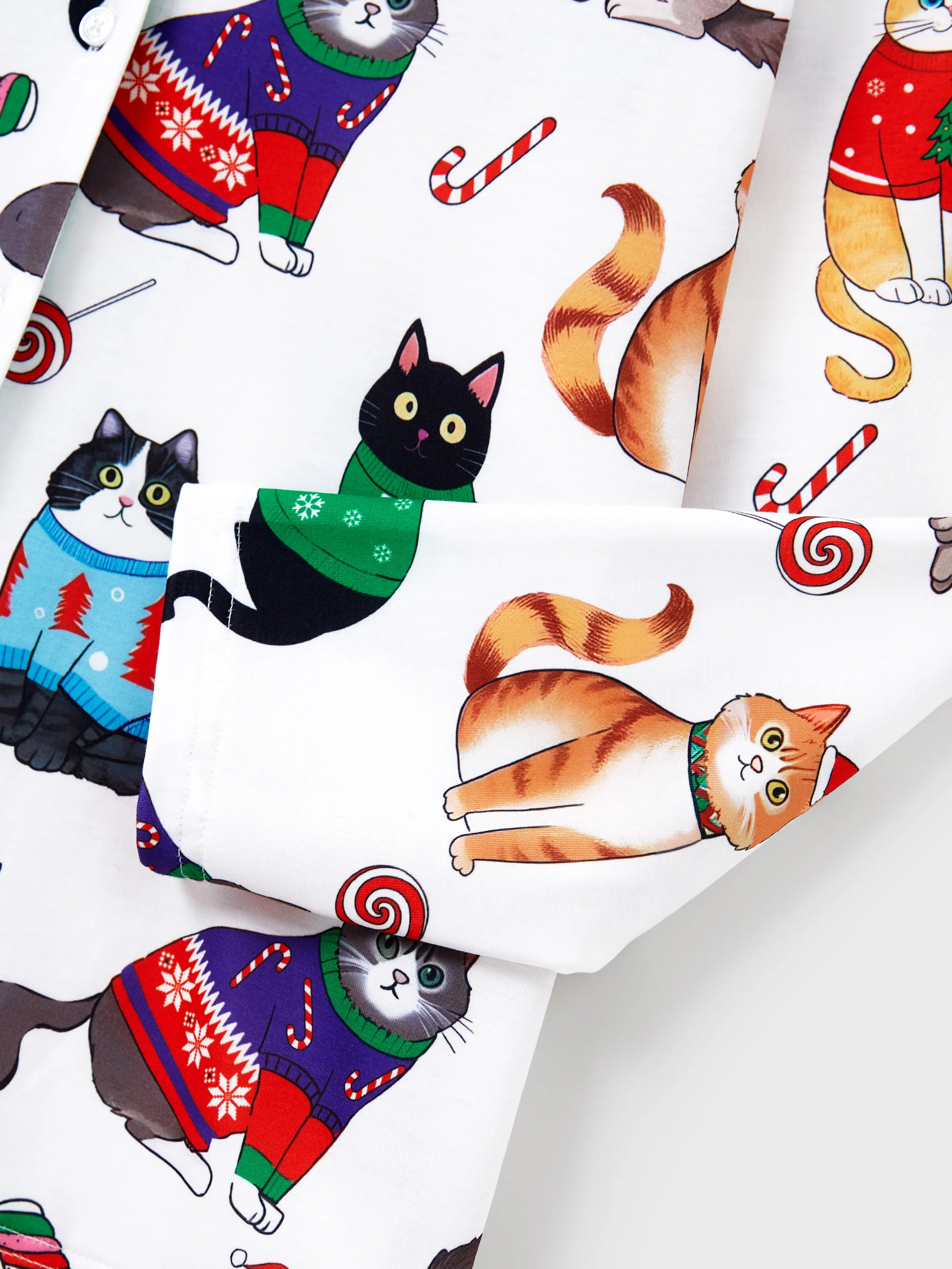 MeowJams | Jule Familie Pyjamas Sæt Katteprint med Matchende Sokker Multicolor
