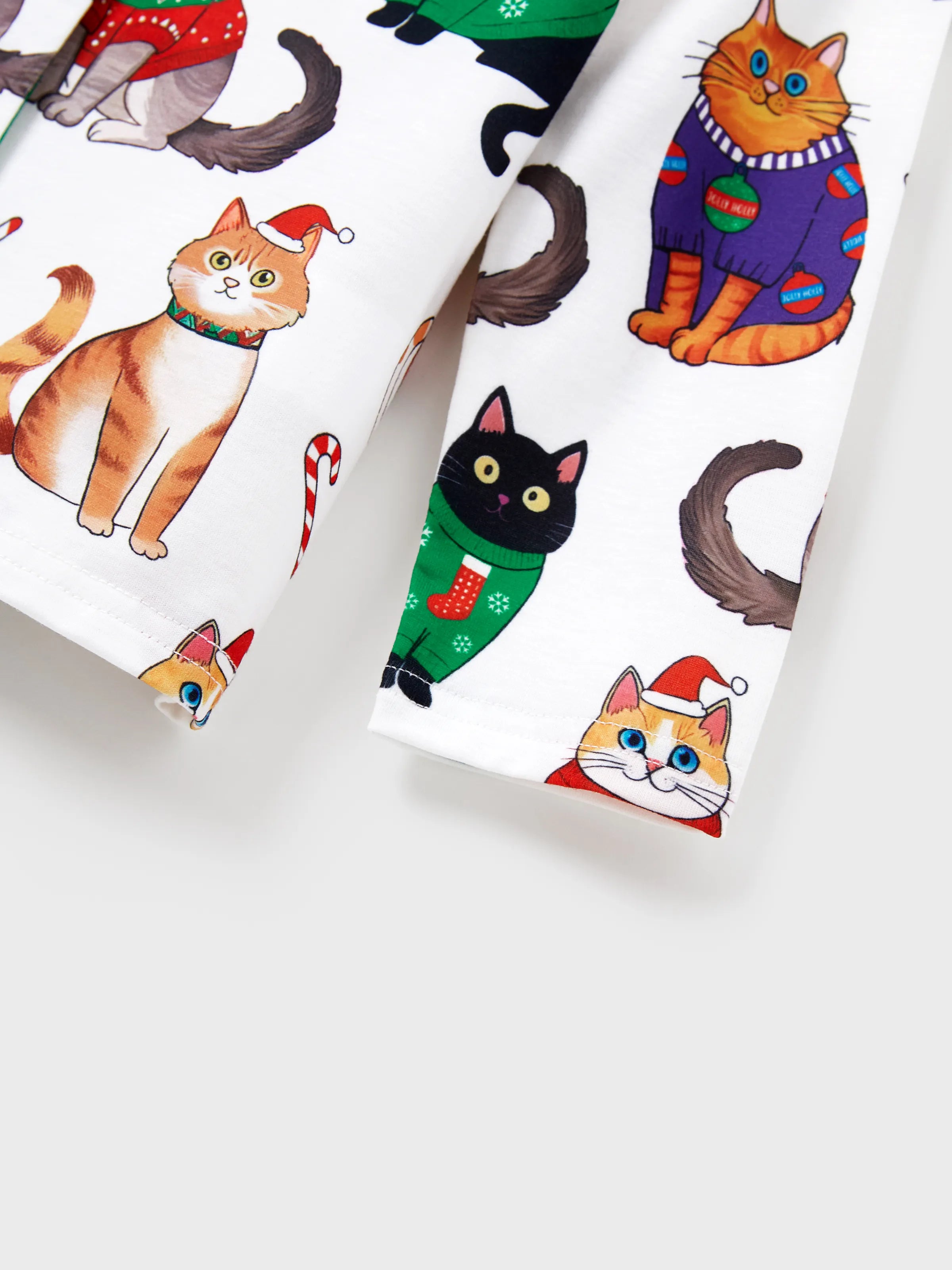 MeowJams | Jule Familie Pyjamas Sæt Katteprint med Matchende Sokker Multicolor