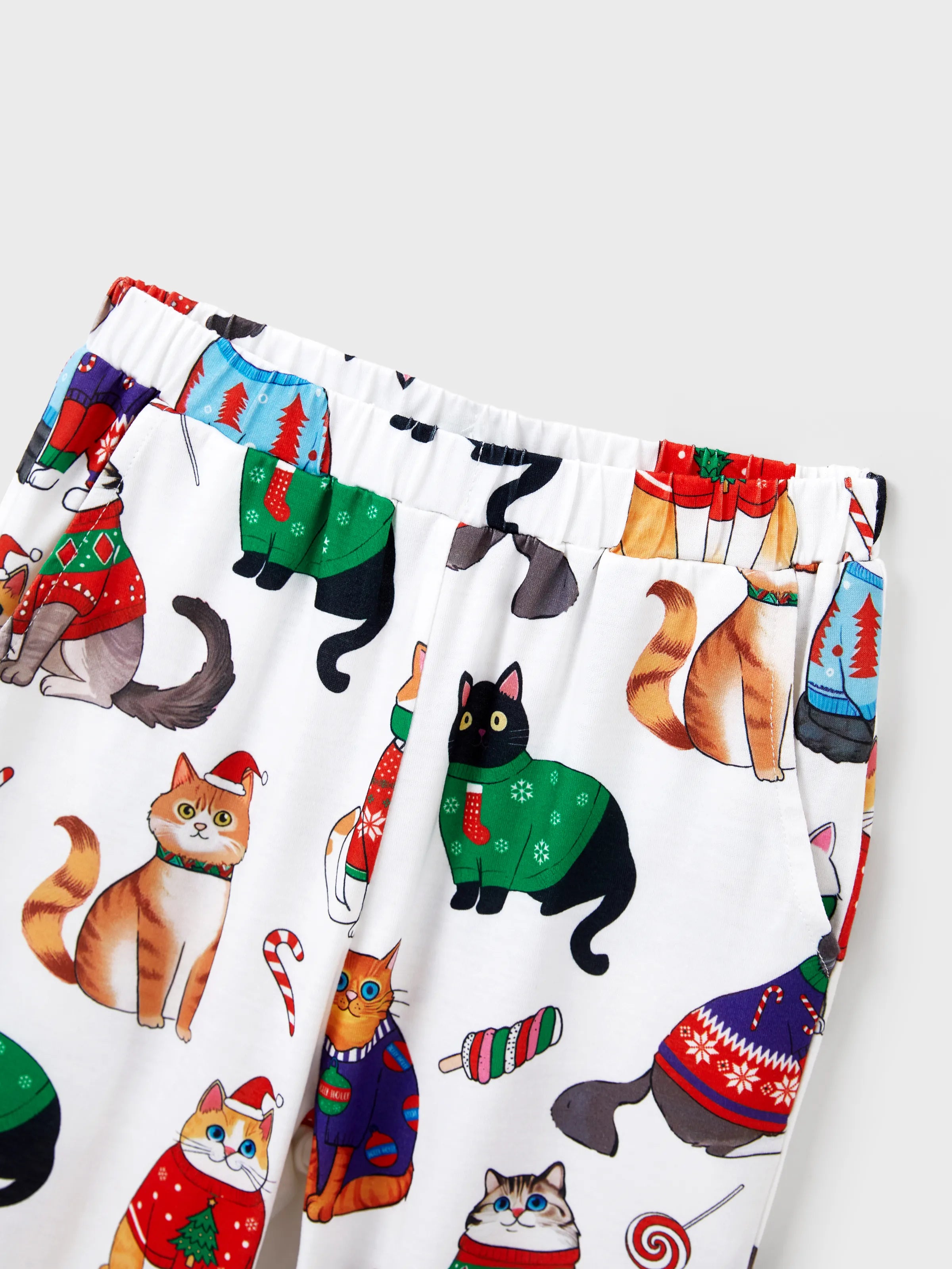 MeowJams | Jule Familie Pyjamas Sæt Katteprint med Matchende Sokker Multicolor