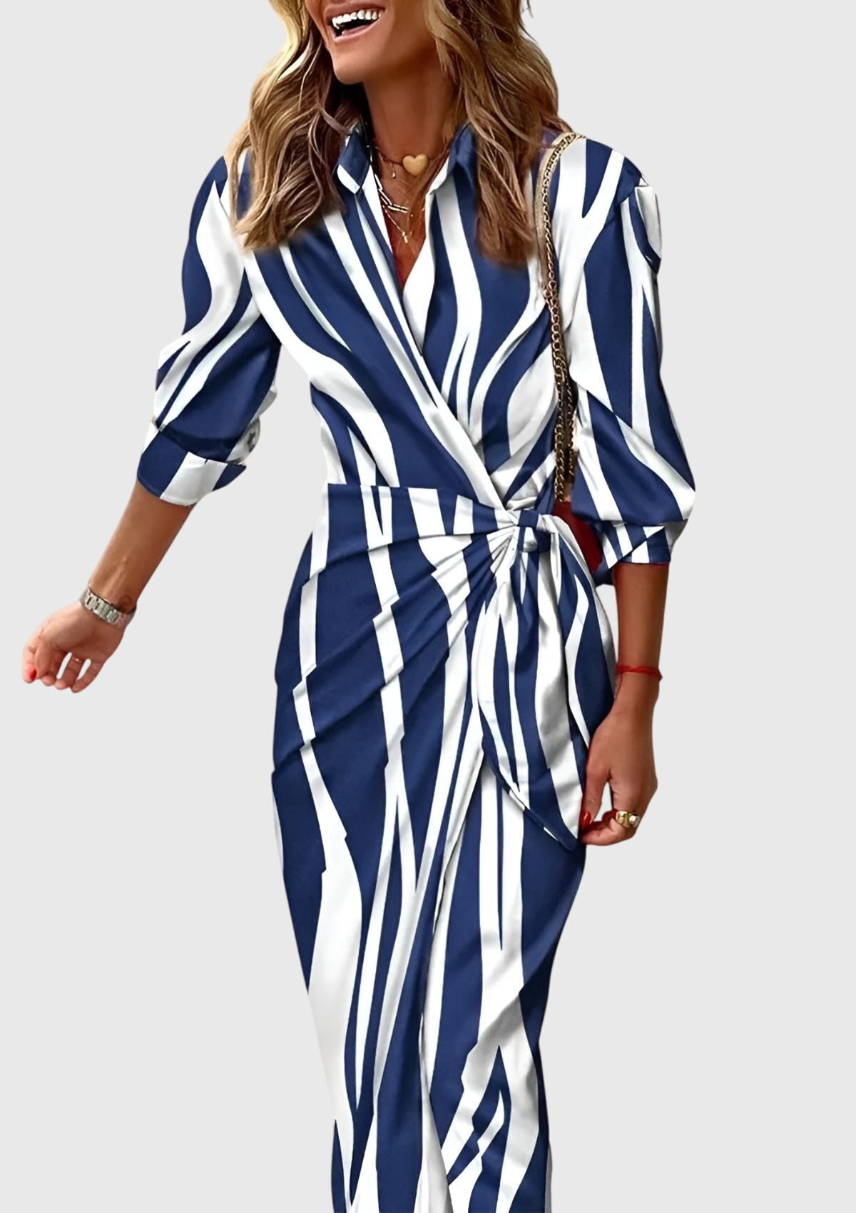 Wrap Style Kjole – Flatterende Silhuet & Talje-Definerende Pasform