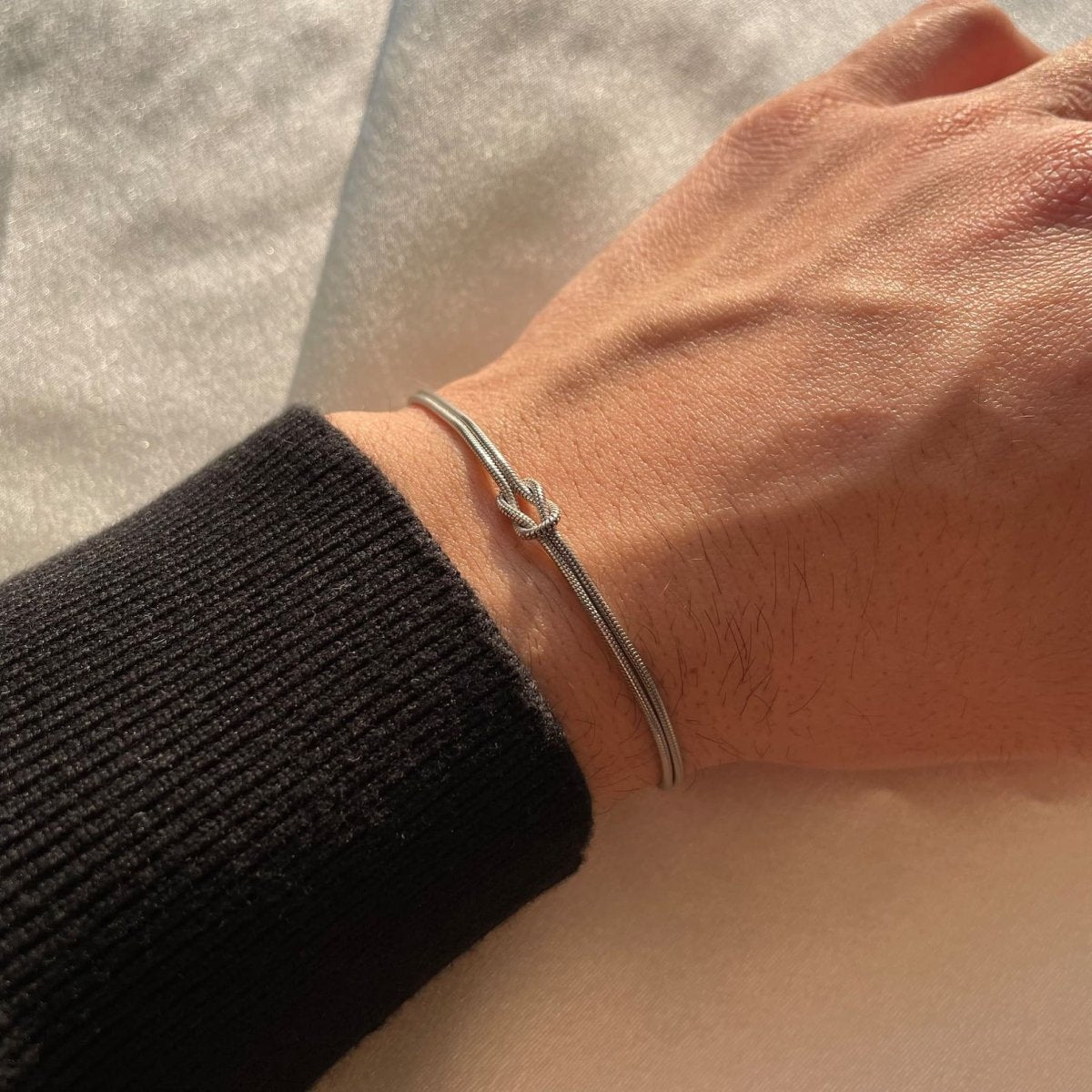 Amour | Minimalistisk armbånd kærlighedsknude