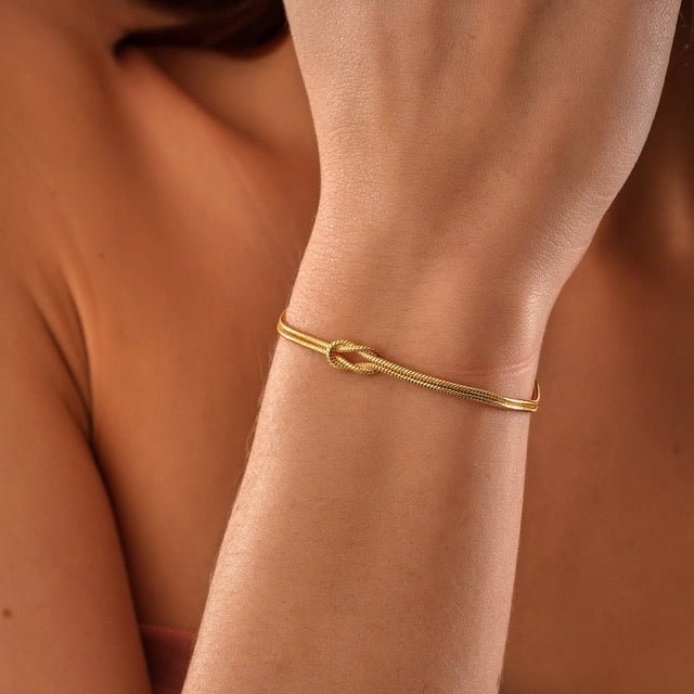 Amour | Minimalistisk armbånd kærlighedsknude