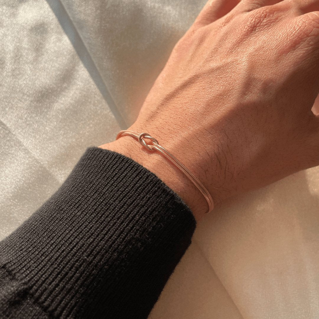 Amour | Minimalistisk armbånd kærlighedsknude