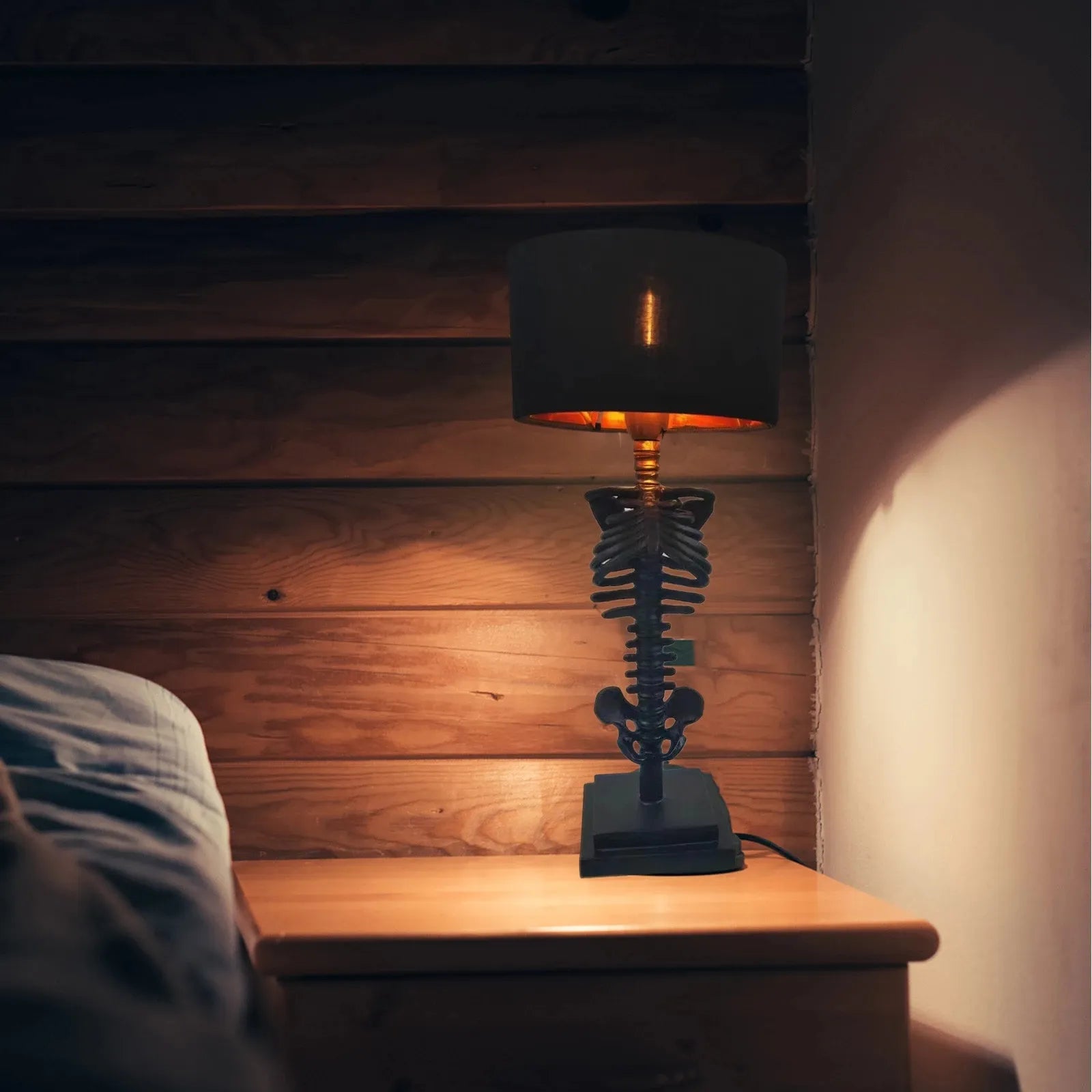 Bordlampe Gotisk Design med USB-Opladning til Stue og Soveværelse