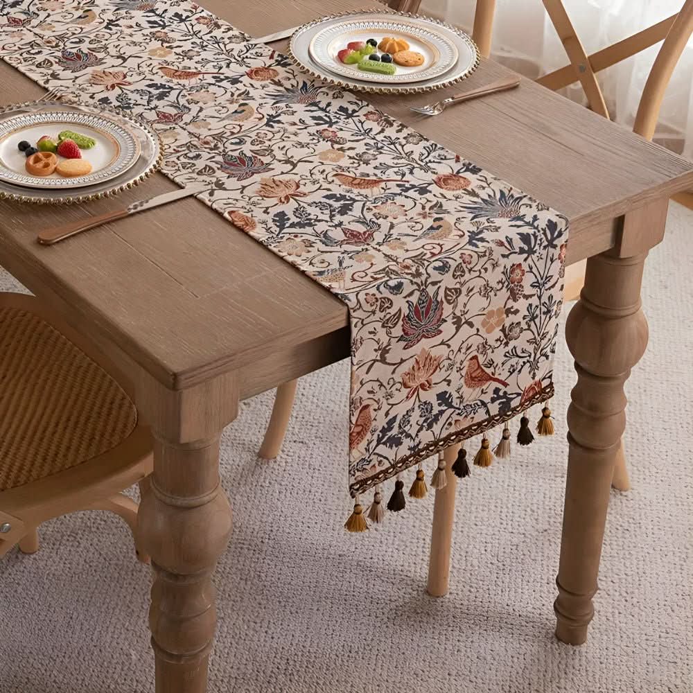Bordløber Med Blomster- Og Fuglemotiv Til Hjemmet Rustik Stil