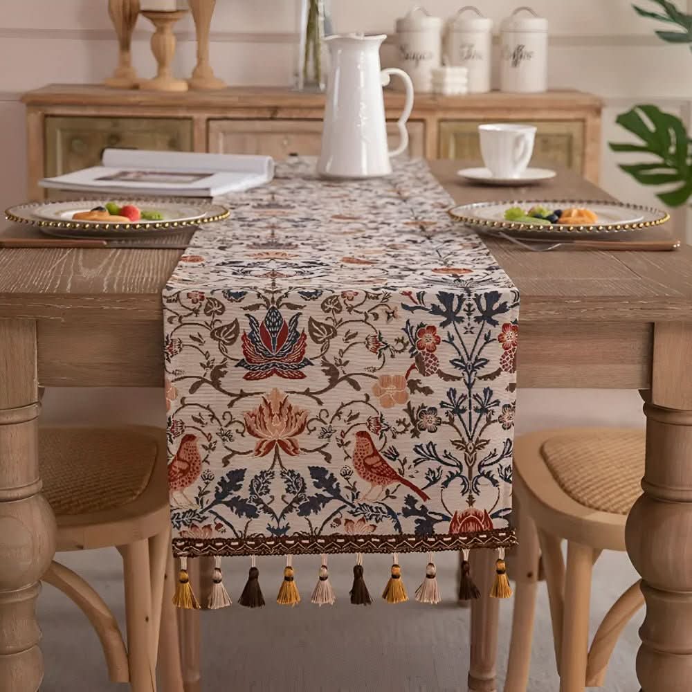 Bordløber Med Blomster- Og Fuglemotiv Til Hjemmet Rustik Stil