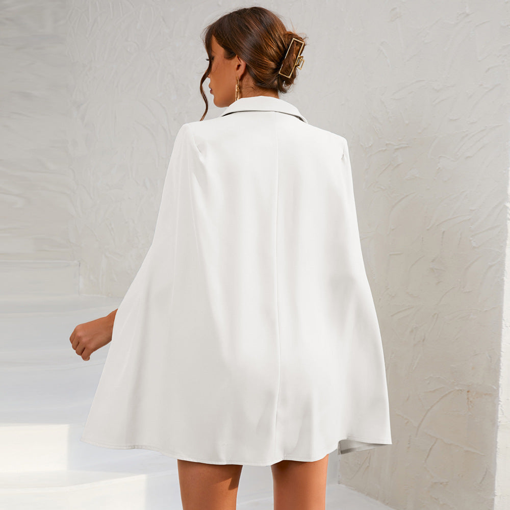 Cape Blazer Mini Kjole med Bælte og Guldknap Detalje