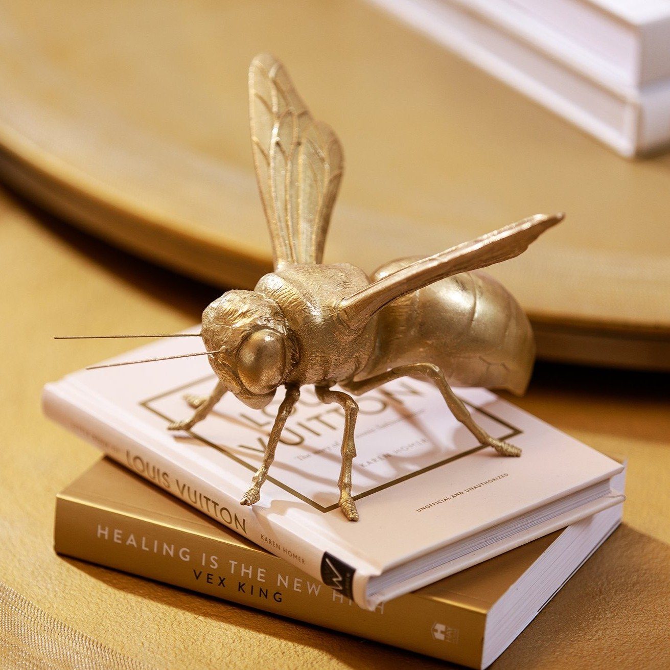 Dekorativ Bi Figur i Guld
