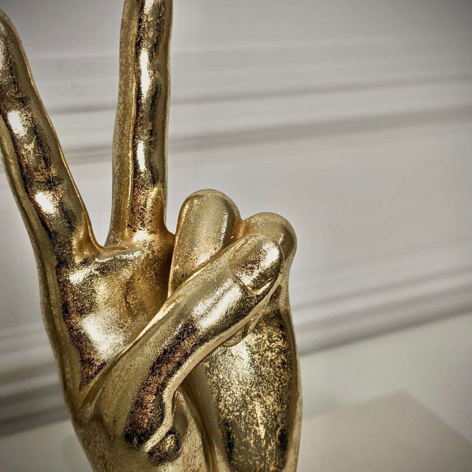 Hånddekoration Guld med Fredssymbol Modern Design