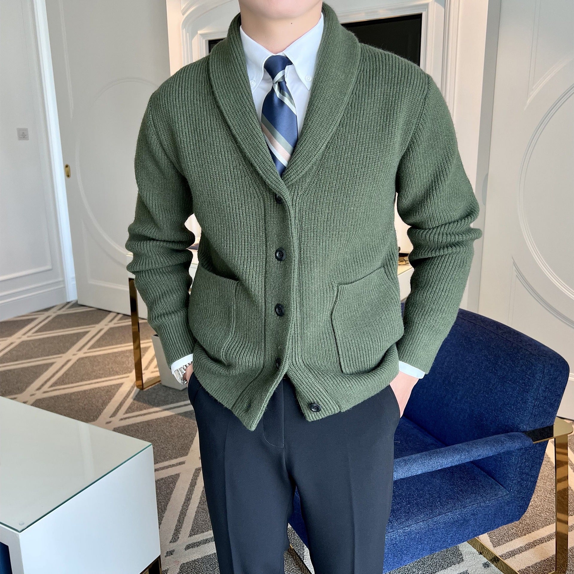 Herre Cardigan med Skjortekrave – Ribbet Strik – Knappelukning