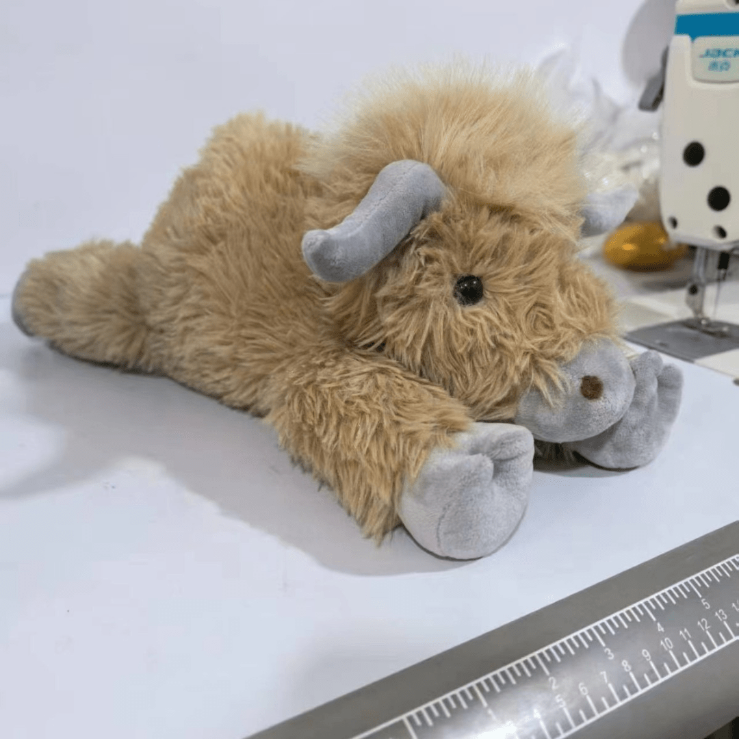 Highland Cattle Plyslegetøj med Rustik Charme