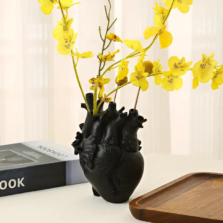 Hjerteformet Vase til Indretning - Unikt Design til Blomsterarrangementer