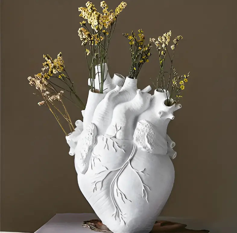 Hjerteformet Vase til Indretning - Unikt Design til Blomsterarrangementer
