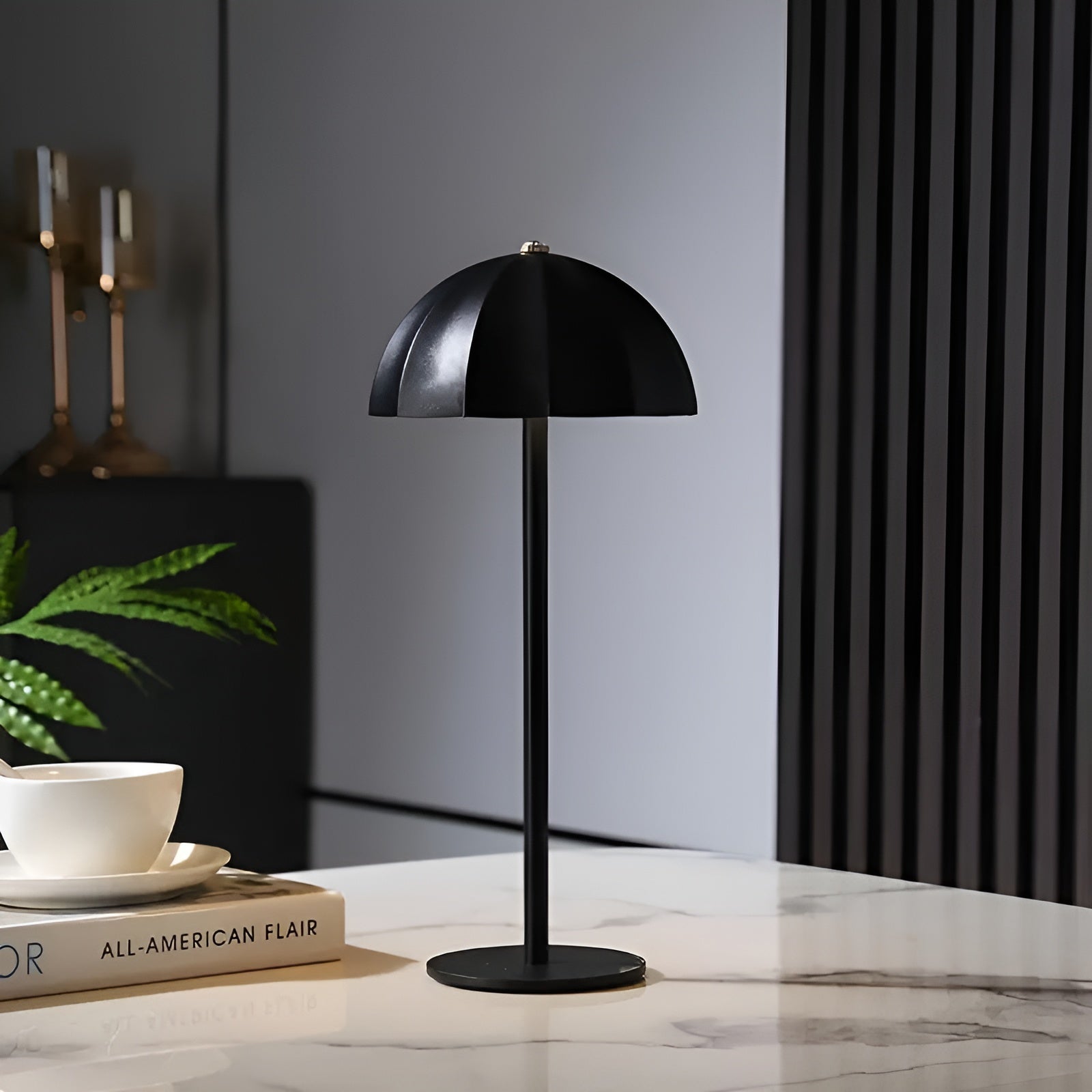 UmbriLight - Elegant LED-sengelampe med touch-betjening og genopladeligt batteri