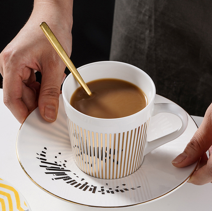 Kaffekop med Bevægende Refleksion - Unik og Kreativ Design