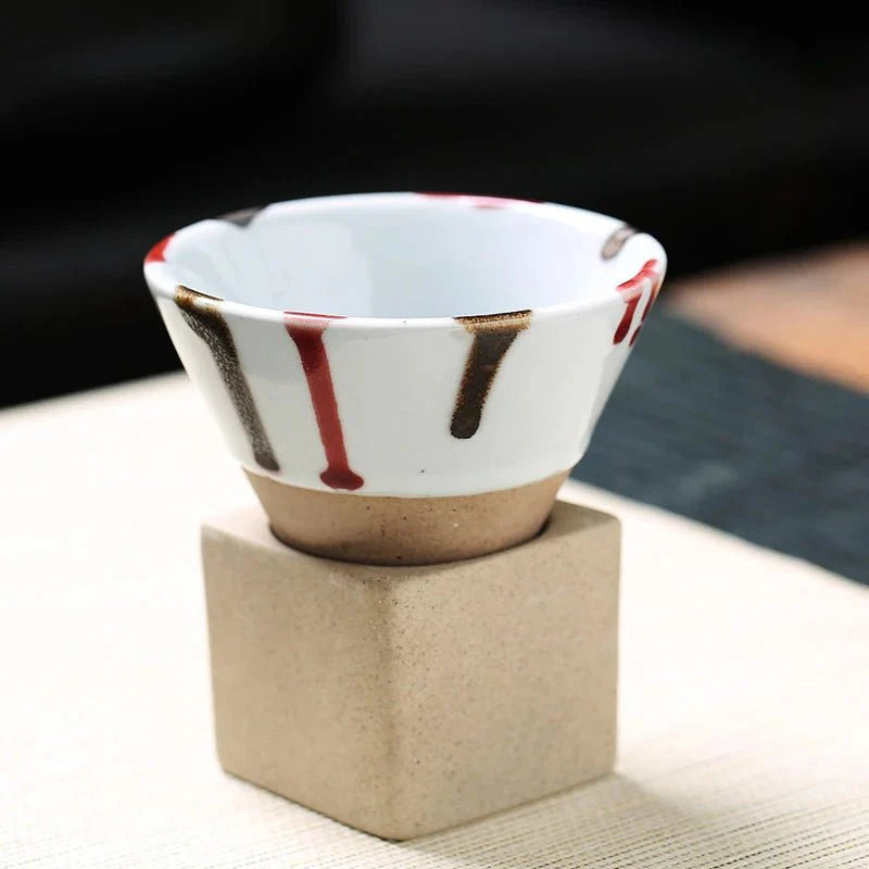 Kegleformet Kaffekrus Kunstnerisk Design