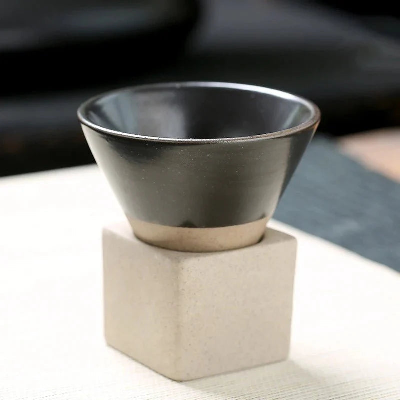 Kegleformet Kaffekrus Kunstnerisk Design