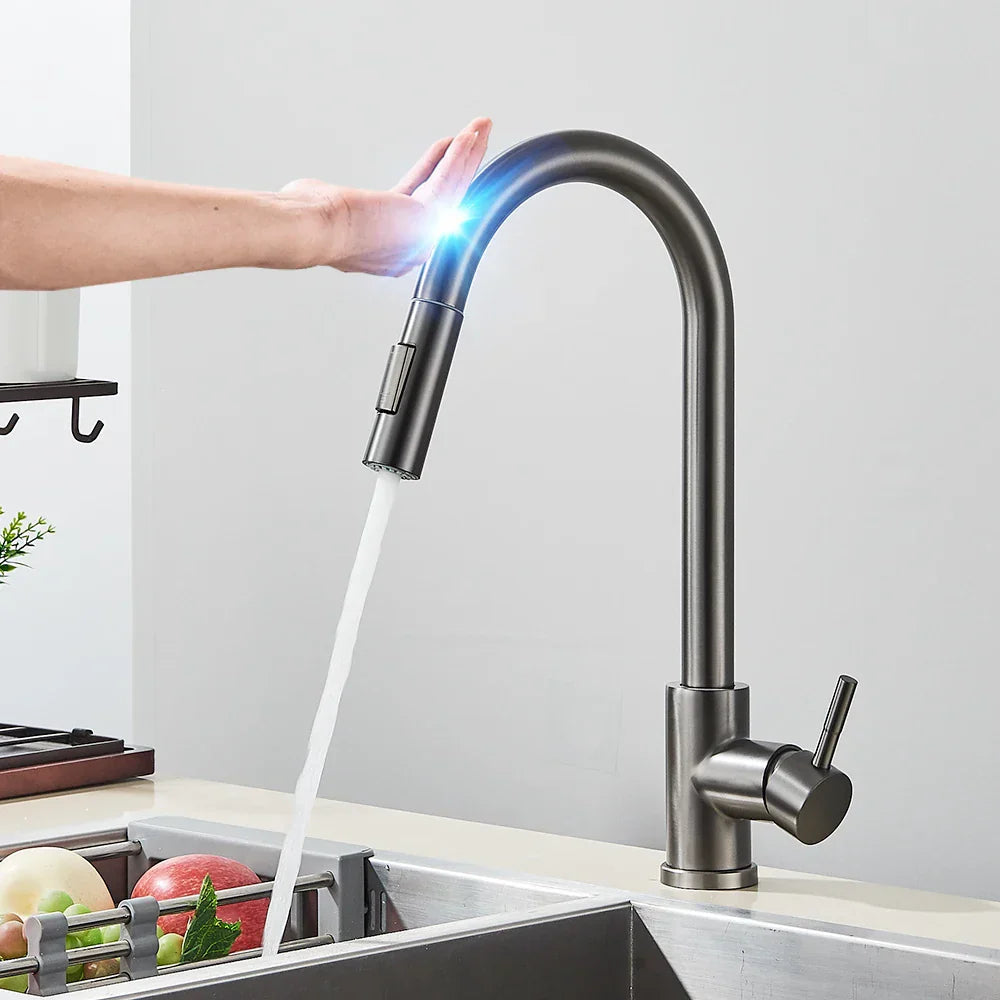 AquaTouch Sensor Køkkenarmatur – Udt retractable Armatur med Børstet Nikkel & Smart Betjening