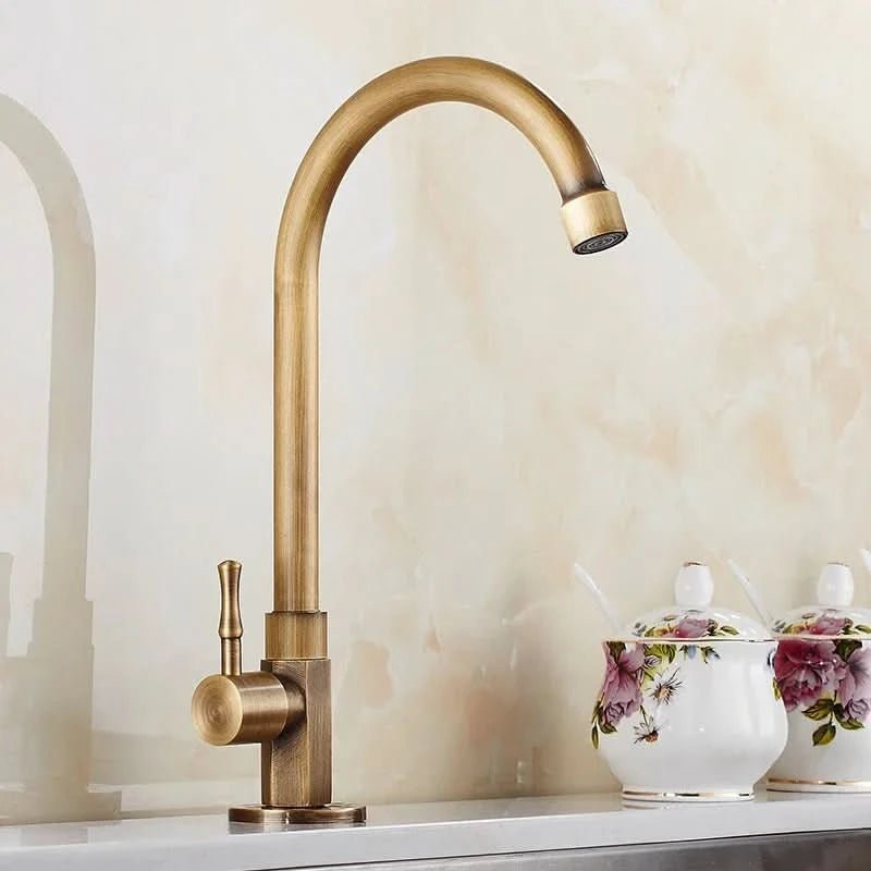 Køkkenhane Svanehals Design Antik Messing Finish