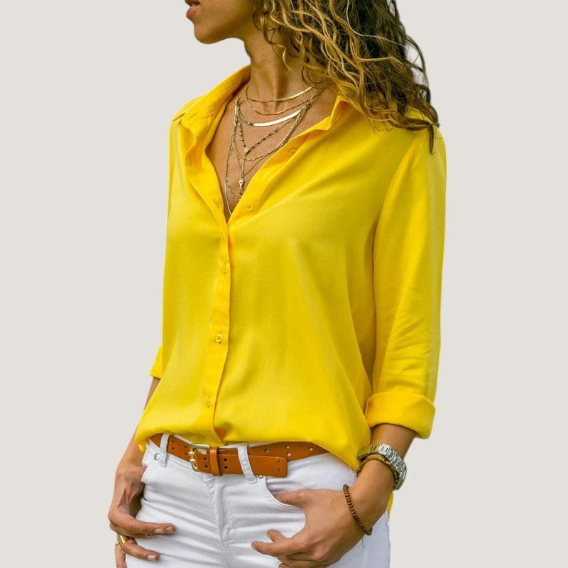 Kvinders Bluse i Chiffon med V-hals og Knapper