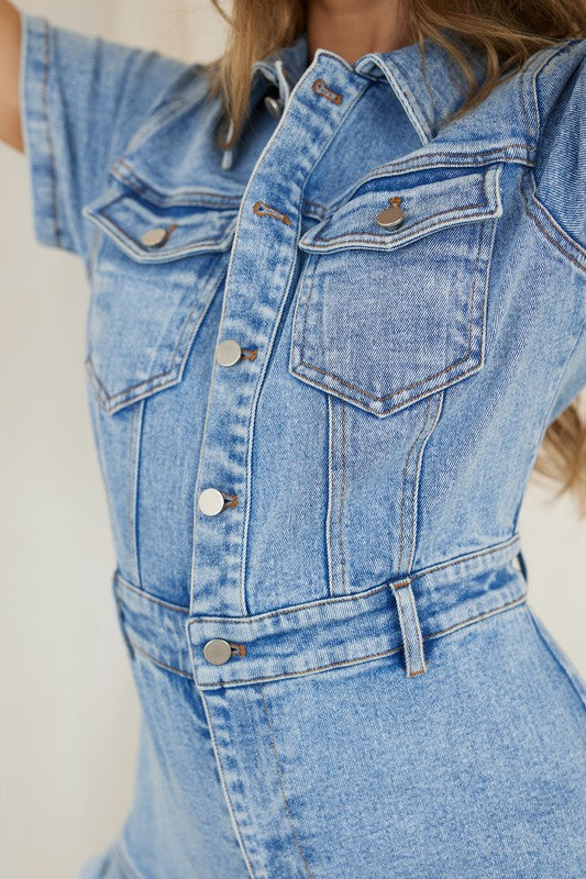 Kvinders Denim Romper Med Knapper Og Frayed Hem