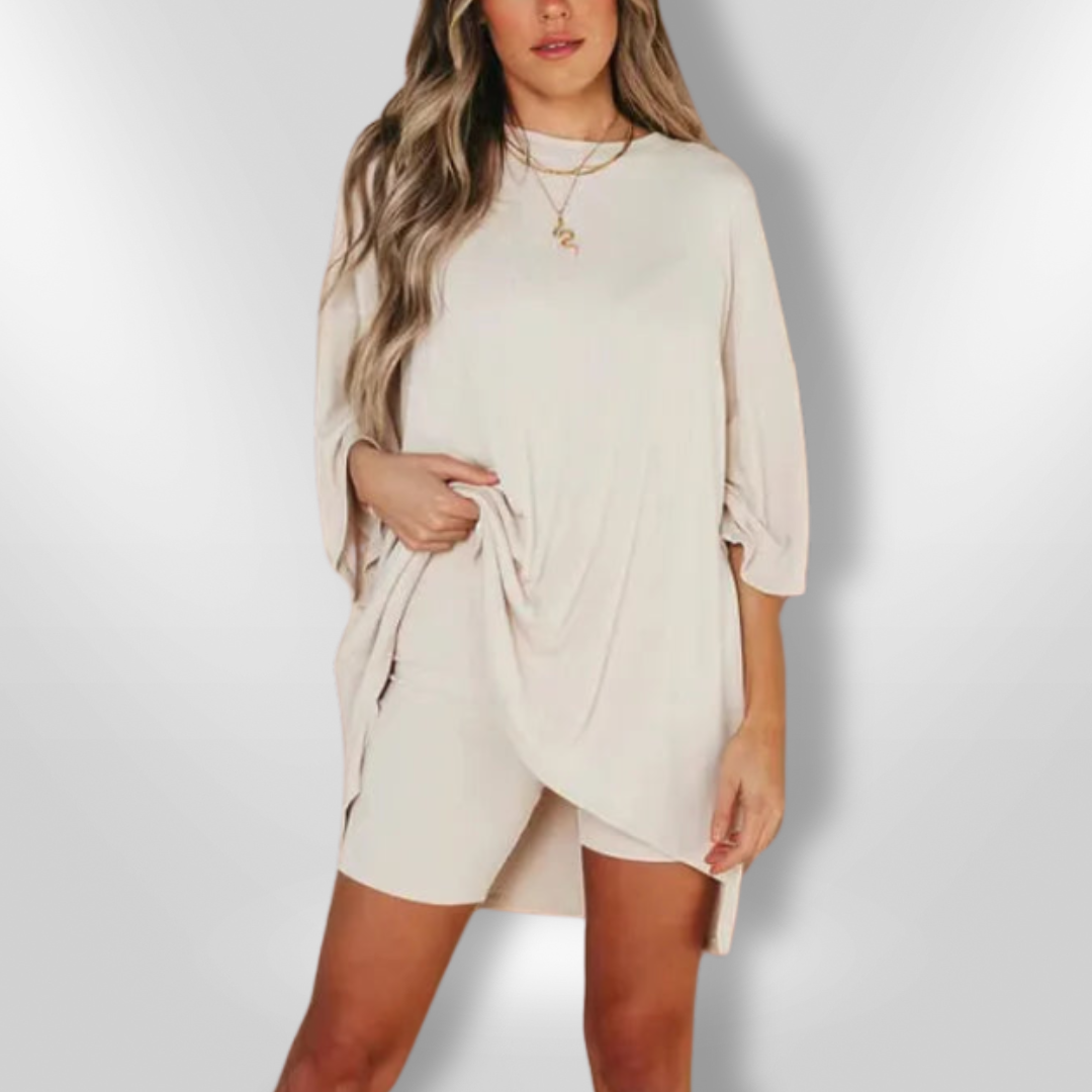 Kvinders Komfortabelt Sæt Oversized T-Shirt og Shorts