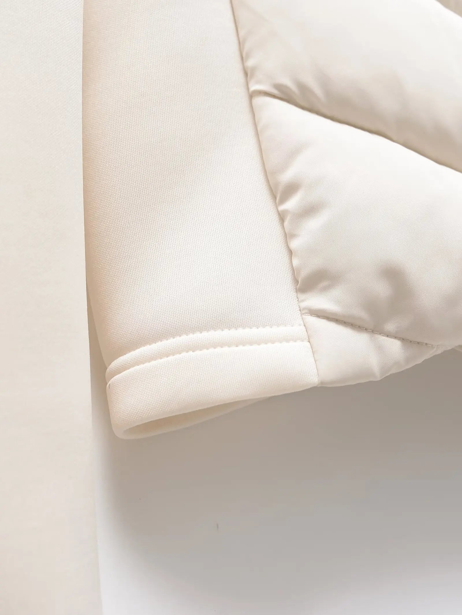Kvinders Langærmet Hættejakke Let Quiltet Design