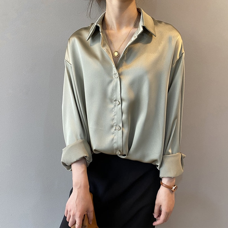 Kvinders Vintage Skjorte med Elegante Detaljer