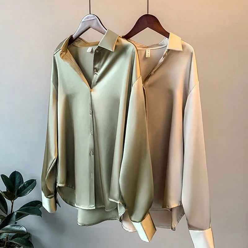 Kvinders Vintage Skjorte med Elegante Detaljer