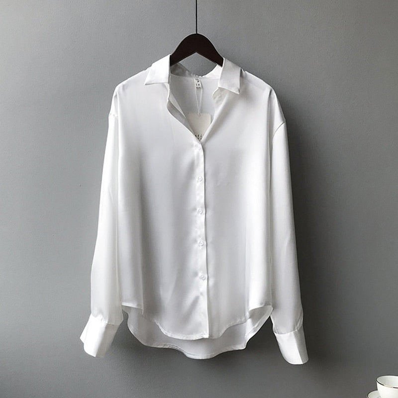 Kvinders Vintage Skjorte med Elegante Detaljer