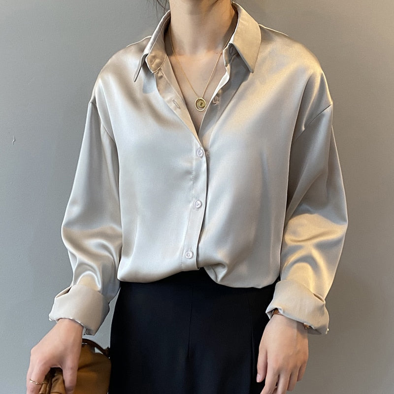 Kvinders Vintage Skjorte med Elegante Detaljer