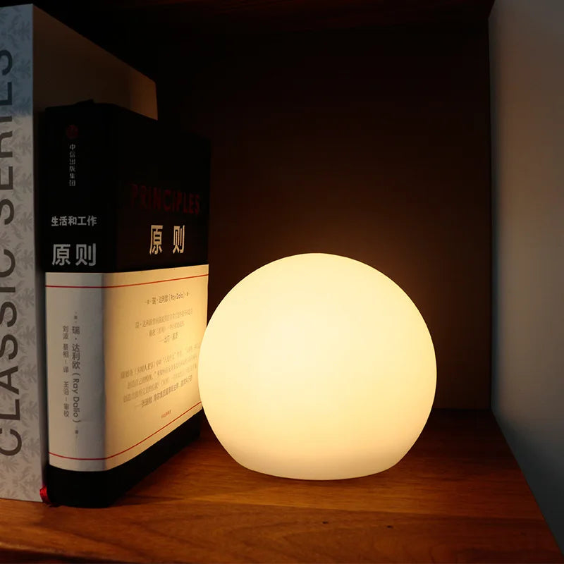 LED Kuglebordslampe med Dynamisk Farveændring