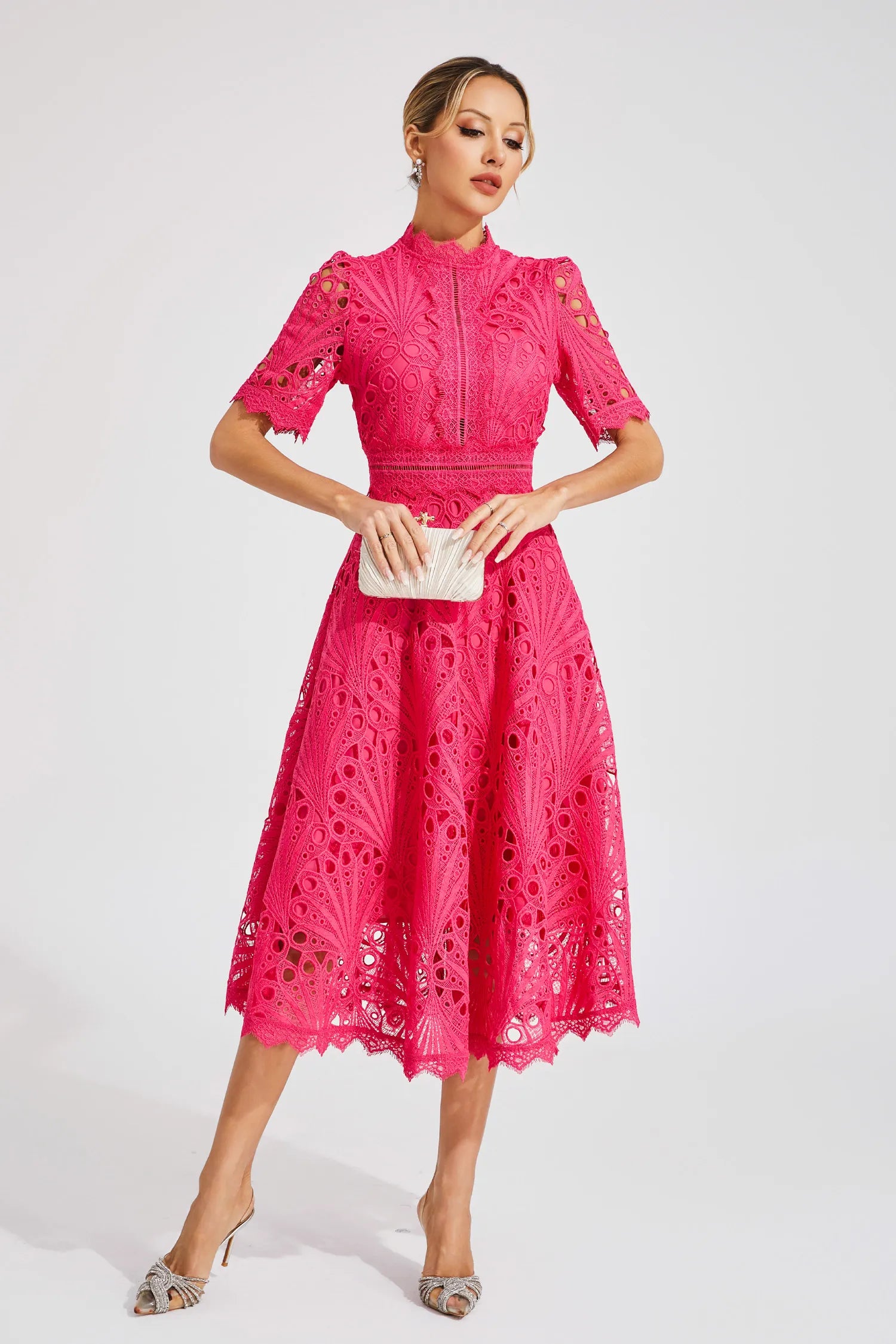 Lace Midi Kjole – Elegant Scoop Udsnit til Bryllupper og Særlige Begivenheder