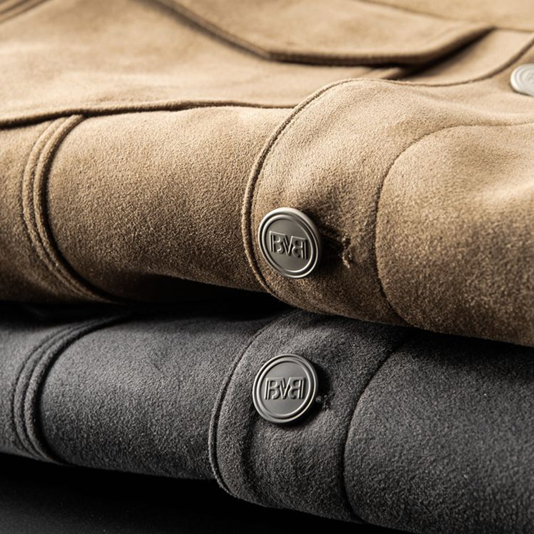 Alaric Herres Suede Jakke – Elegante Knapper, Raffineret Krave & Klassisk Casual Stil